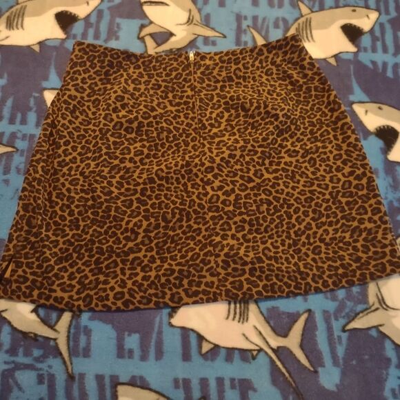 Imoda cheetah skirt 31-32 waist   (0211) - Picture 2 of 6